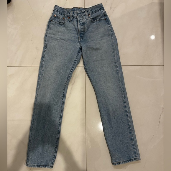 Levi's 501 Original Fit - Picture 2 of 10